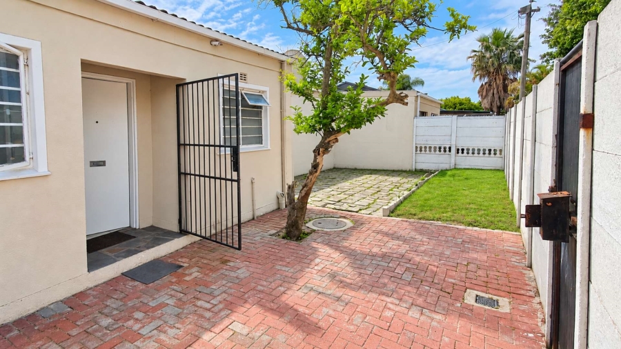 To Let 3 Bedroom Property for Rent in Groenvallei Western Cape